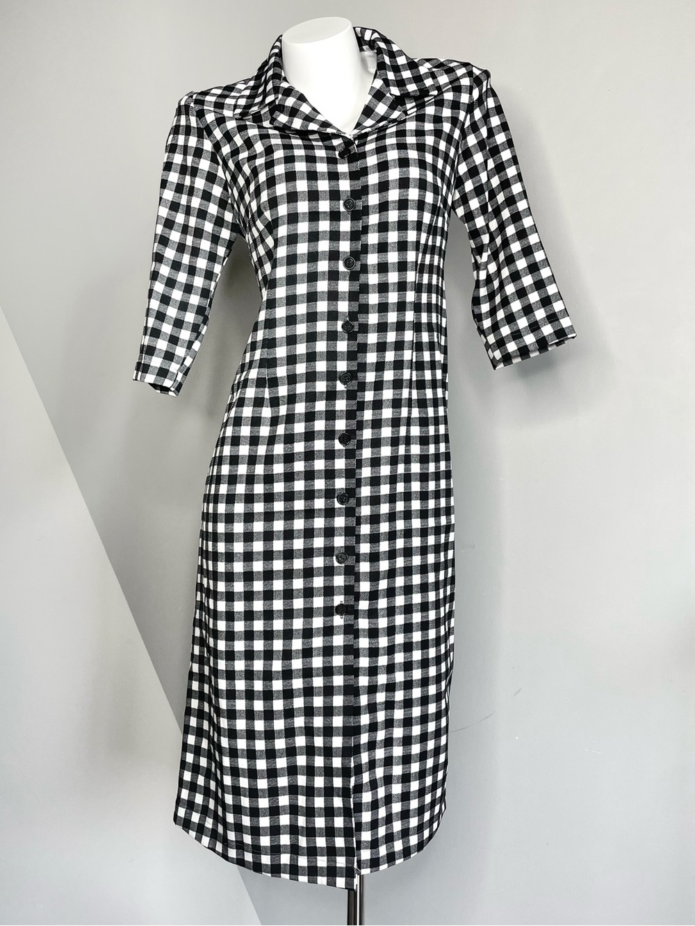 Black And White Checkered Midi Dress - Picture 2 of 4